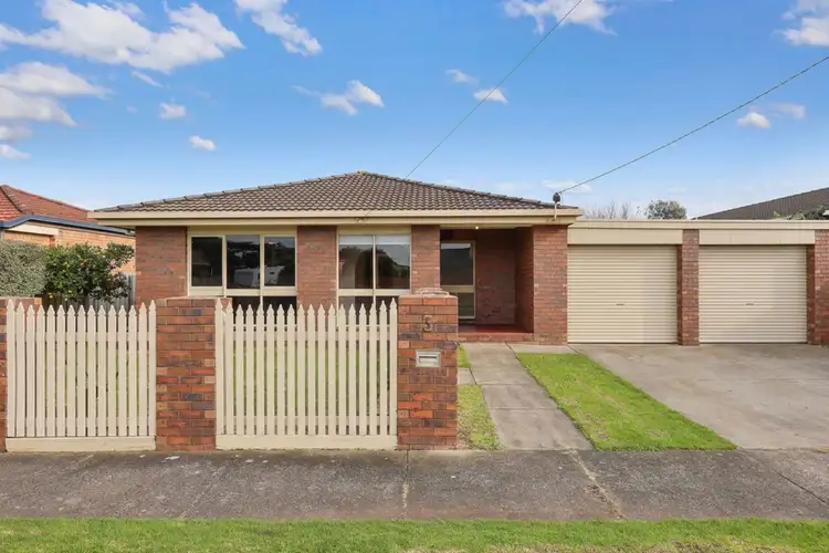 3 Glenview Drive