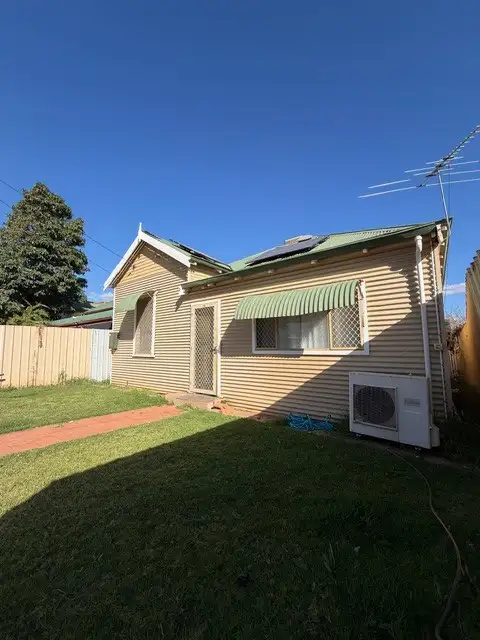 16 Richardson Street