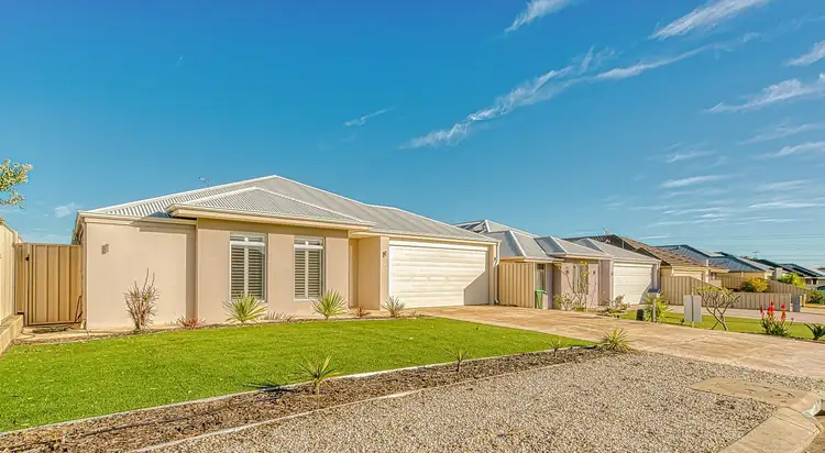 21 Pinelle Parkway
