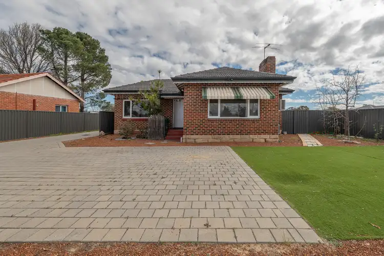 51A Thornlie Avenue