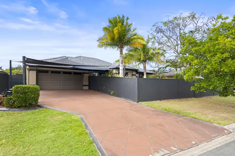 25 Regatta Avenue