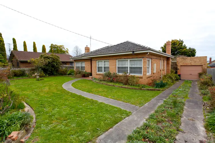 9 Young Street, Drouin VIC 3818