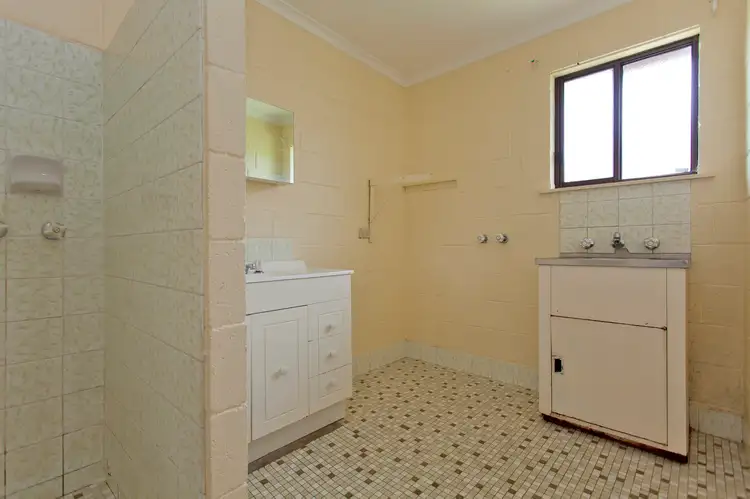 Third view of Homely block of units listing, 196 Plummer Street, Albury NSW 2640