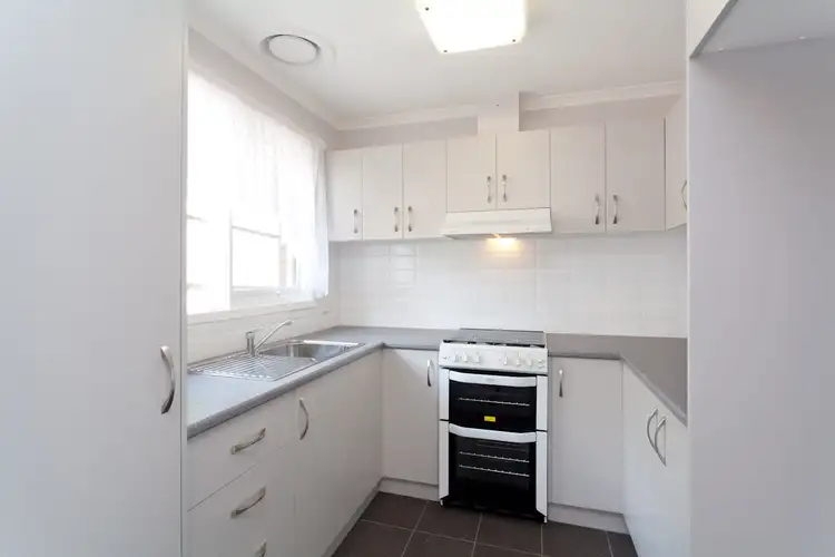 Second view of Homely unit listing, 2/6 Bank Place, Drouin VIC 3818