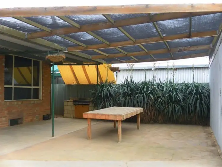 9 Flinders Street, Wakool NSW 2710