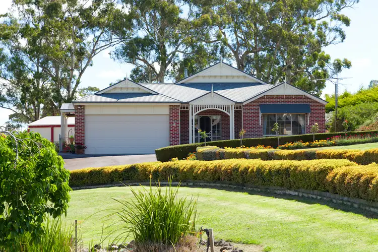 34 Kamanari Court, Drouin VIC 3818