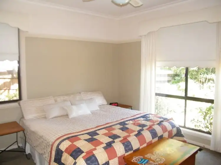 Seventh view of Homely house listing, 5 Ronalds Court, Drouin VIC 3818