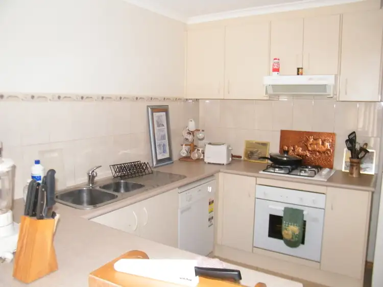 Second view of Homely unit listing, 2/3 Gumleaf Place, Drouin VIC 3818