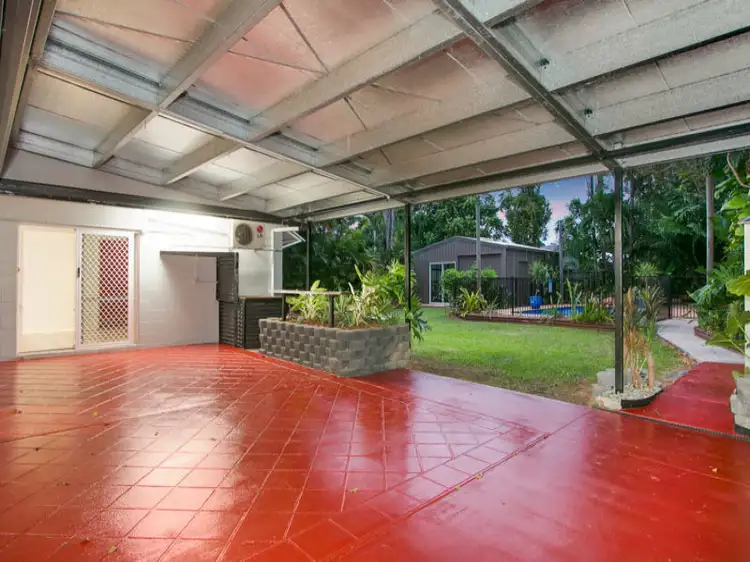 17 Jasmine Street, Redlynch QLD 4870