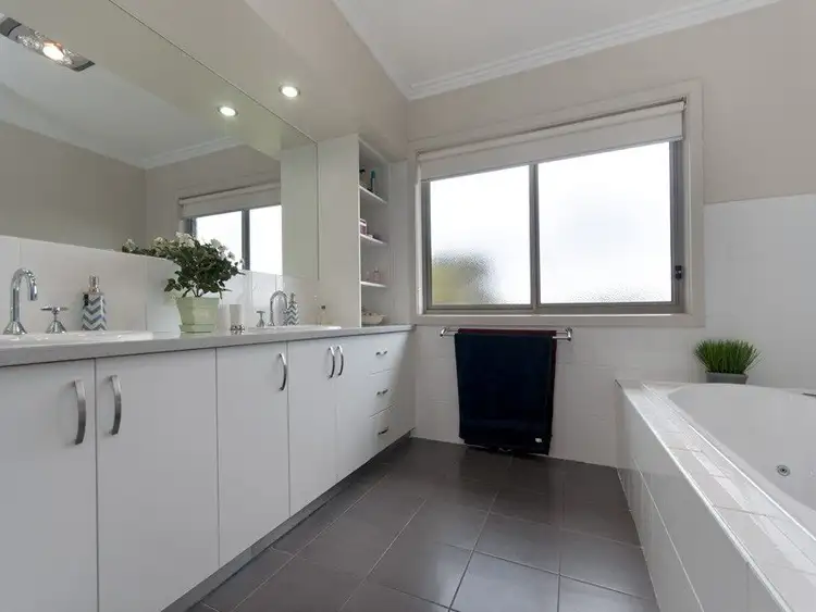Seventh view of Homely house listing, 5 Cowie Close, Dennington VIC 3280