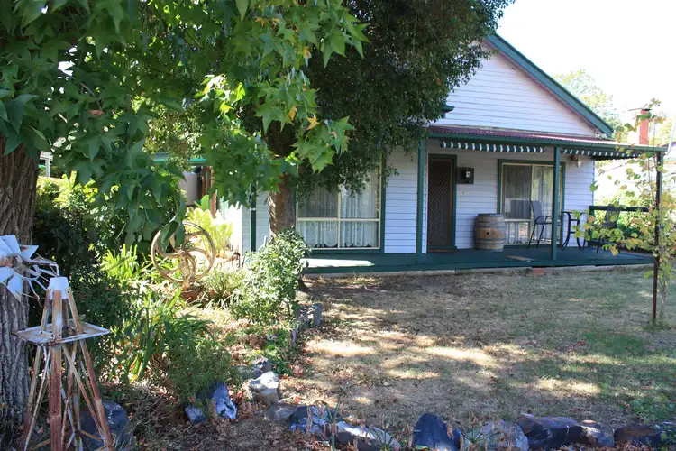 10 Main Street, Devenish VIC 3726