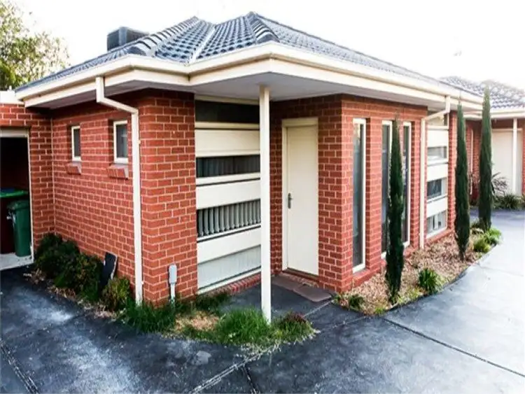 2/82 Endeavour Drive, Cranbourne North VIC 3977