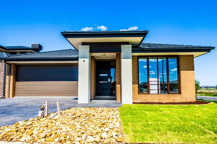 4 Bellario Circuit, Clyde North VIC 3978