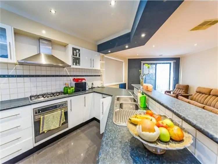 12 Adley Place, Hampton Park VIC 3976