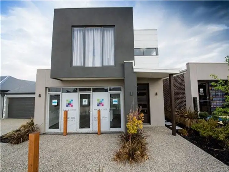 16 Lineham Drive, Cranbourne East VIC 3977