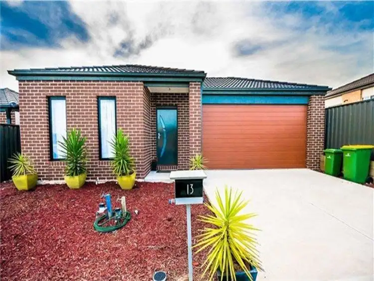 13 Taunton Drive, Pakenham VIC 3810