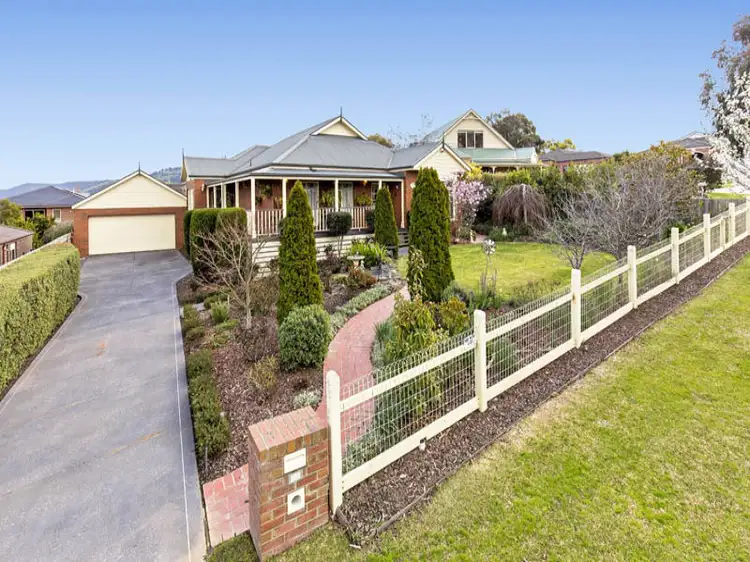 11 Semillon Crt, Yarra Glen VIC 3775