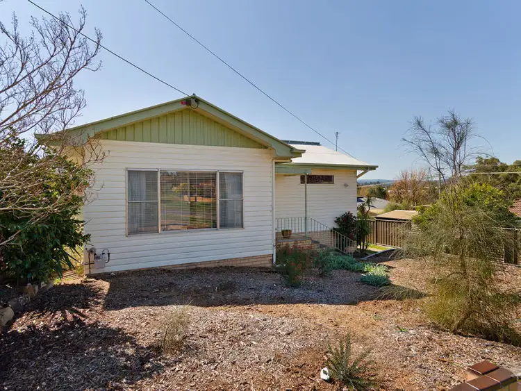 35 Lawrence Street, Castlemaine VIC 3450