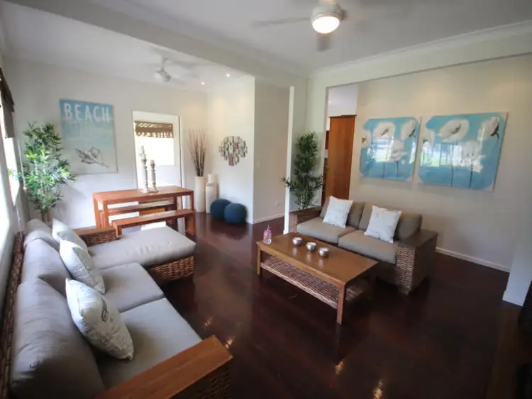 15 Fifth Avenue, St Lucia QLD 4067