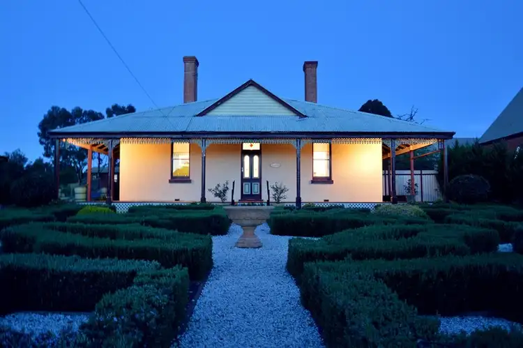 106-108 Rutherford Street, Avoca VIC 3467