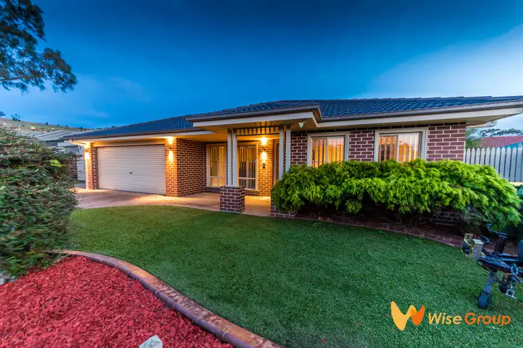 5 Almond Grove, Pakenham VIC 3810