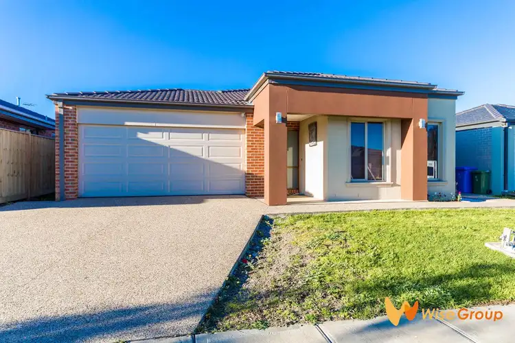 Second view of Homely house listing, 19 Bimberry Circuit, Clyde VIC 3978
