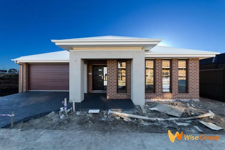 8 Mahal Drive, Clyde North VIC 3978