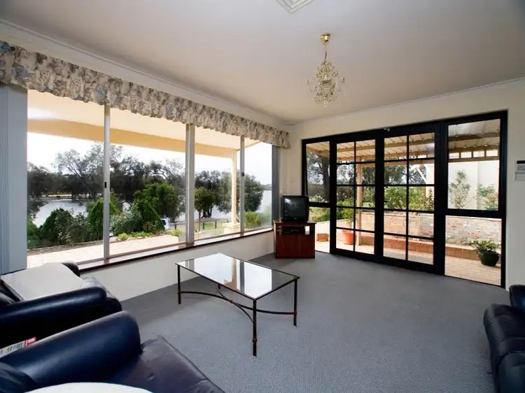 39 The Esplanade, Ascot WA 6104