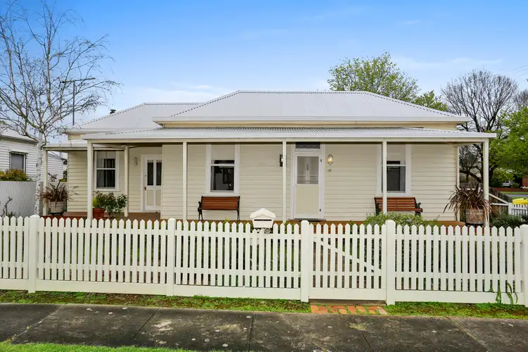 47 Dinwoodie Street, Hamilton VIC 3300
