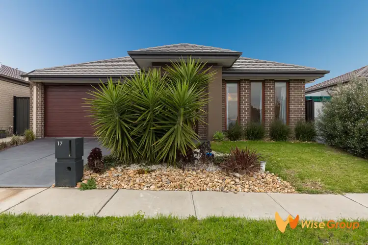 17 Rhinelander Close, Clyde North VIC 3978