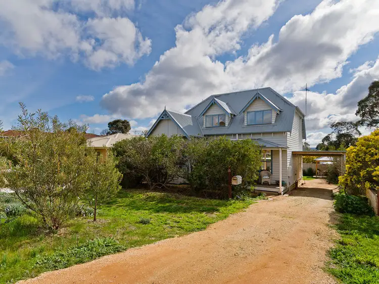 25 William Street, Castlemaine VIC 3450