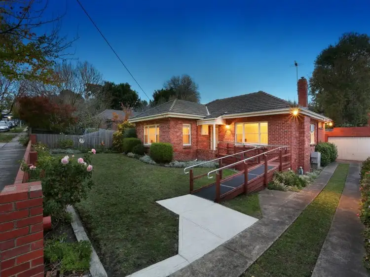 18 Gibson Street, Box Hill South VIC 3128