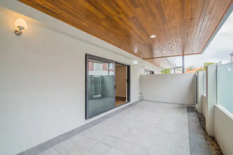 2/346 Mill Point Road, South Perth WA 6151