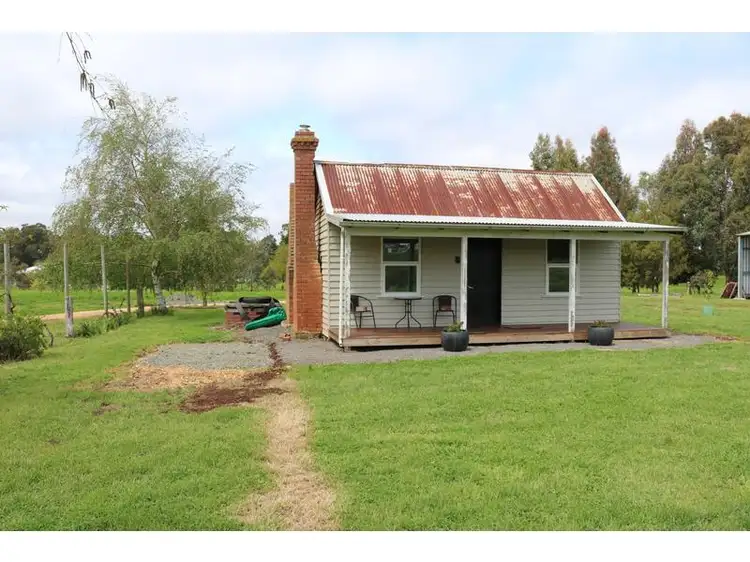 8 Gillis Road