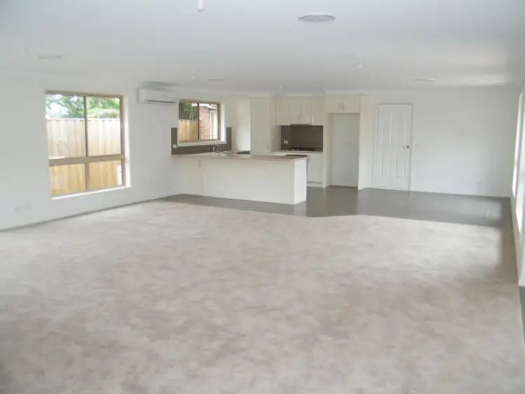 Sixth view of Homely unit listing, 2/235 Princes Way, Drouin VIC 3818