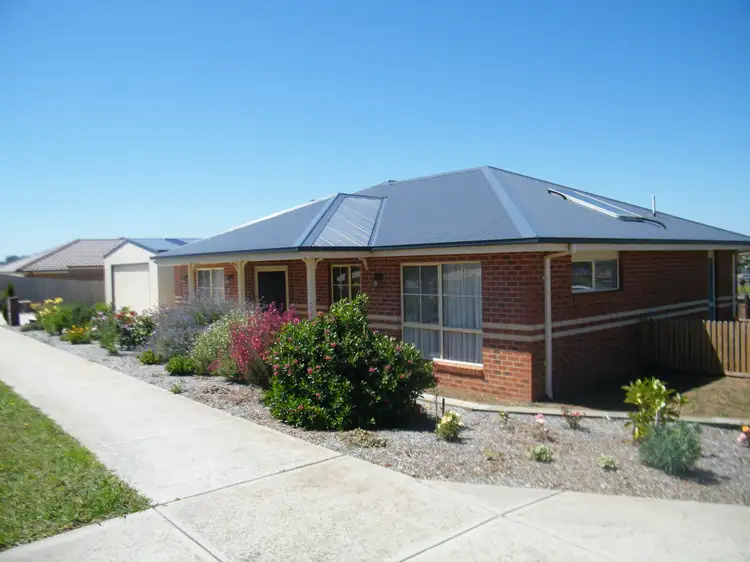 55 Manikato Drive, Drouin VIC 3818