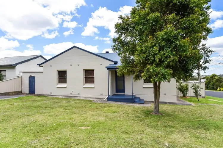 77 Lake Terrace East, Mount Gambier SA 5290