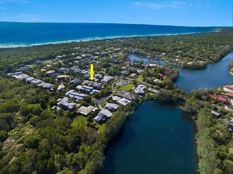 3/4 Halyard Ct, Ocean Shores NSW 2483