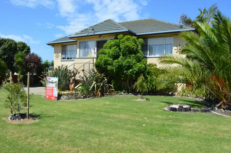 10 Newton Street, Seaspray VIC 3851