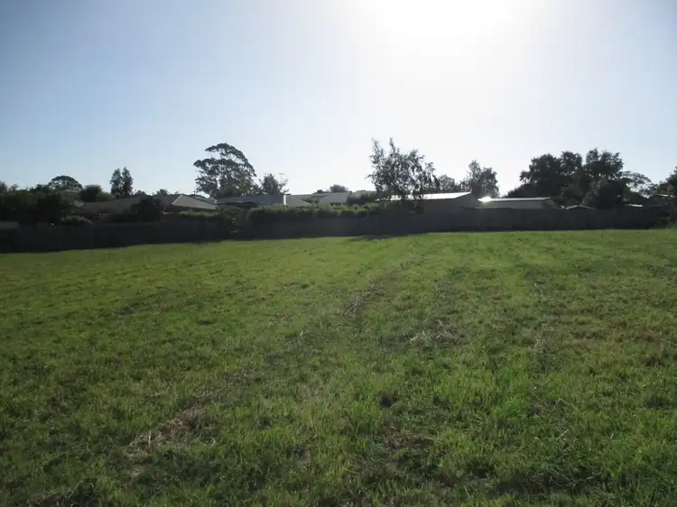 19 & 21 Boanyoo Street, Drouin VIC 3818