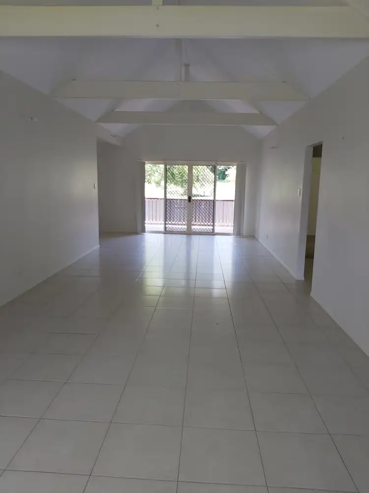 8 Betty Street, Macleay Island QLD 4184