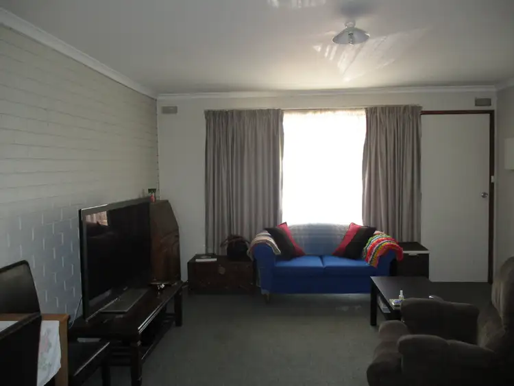 Second view of Homely unit listing, 2/234 Princes Way, Drouin VIC 3818
