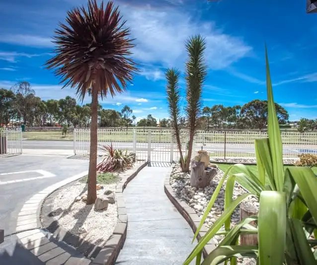 243 Centenary Avenue, Melton West VIC 3337