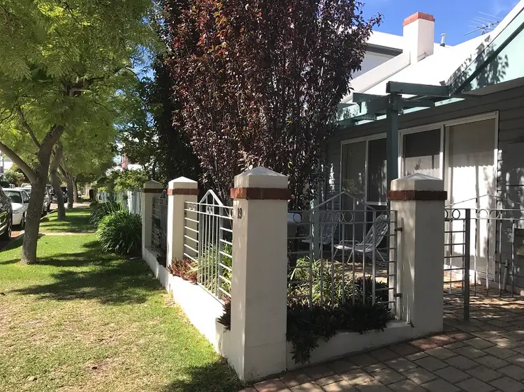 19 Wardie Street