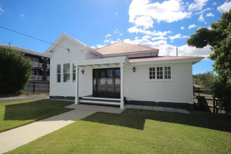 17 Stanley Terrace, Taringa QLD 4068