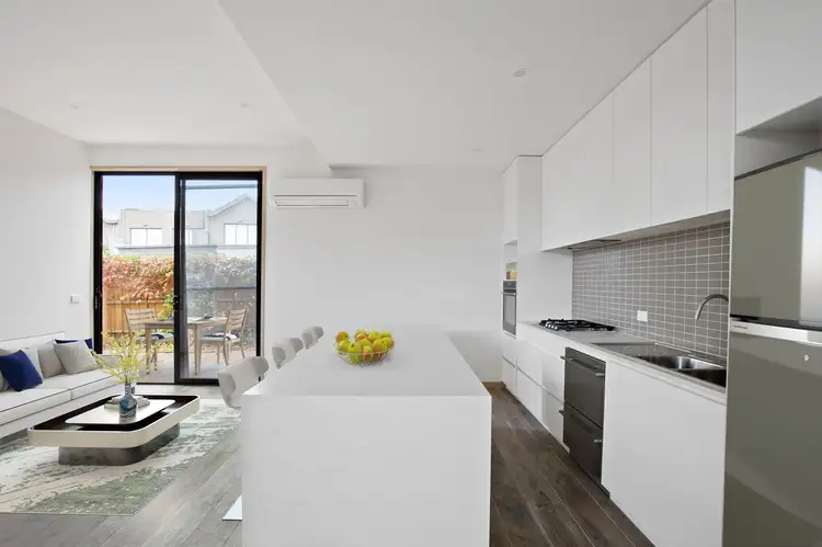 6A McLaughlans Lane