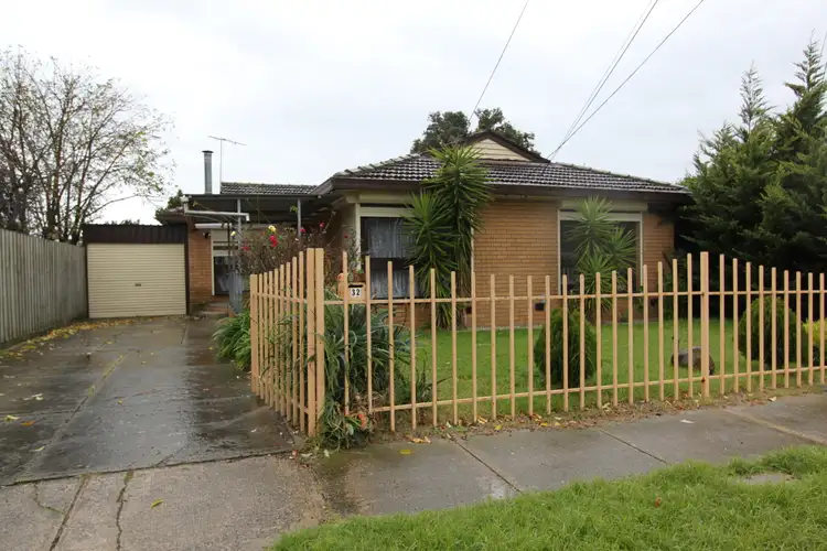 32 Dover Street, Albanvale VIC 3021