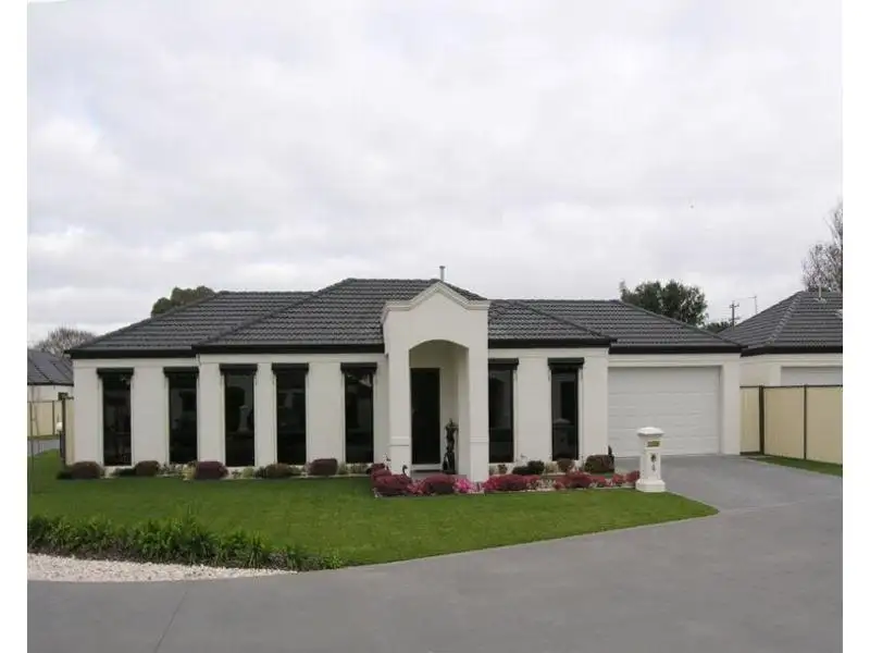 Main view of Homely unit listing, 4/10 Weir Street, Sale VIC 3850