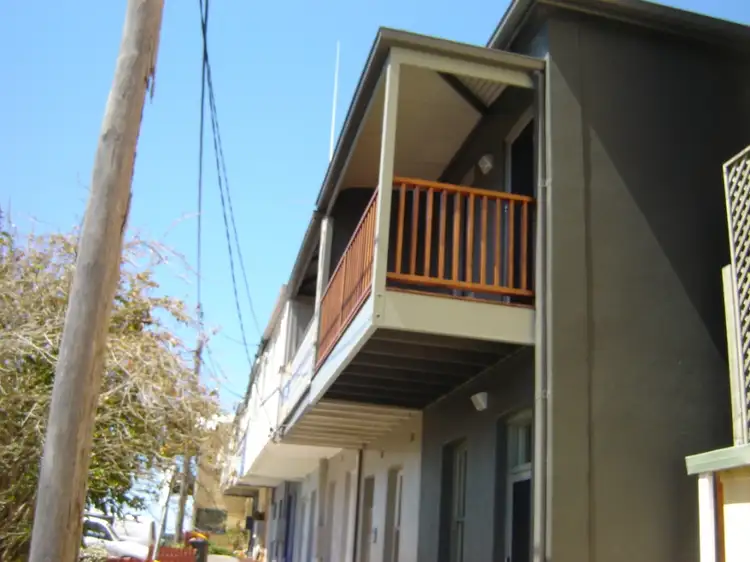 19 Beach Street