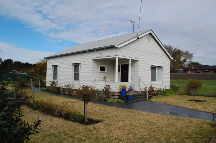 158 Montgomery Street, Lake Bolac VIC 3351